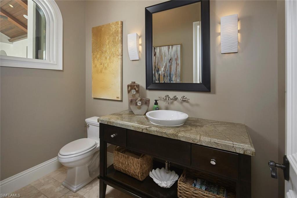 24000 Tuscany CT photo 24