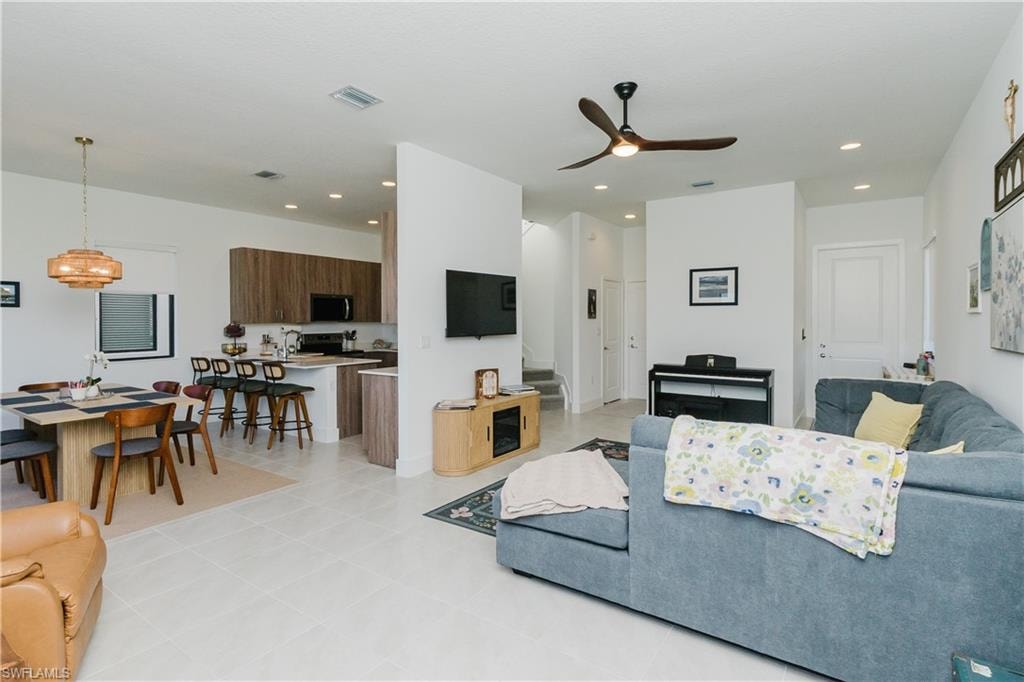 5875 Cassidy LN