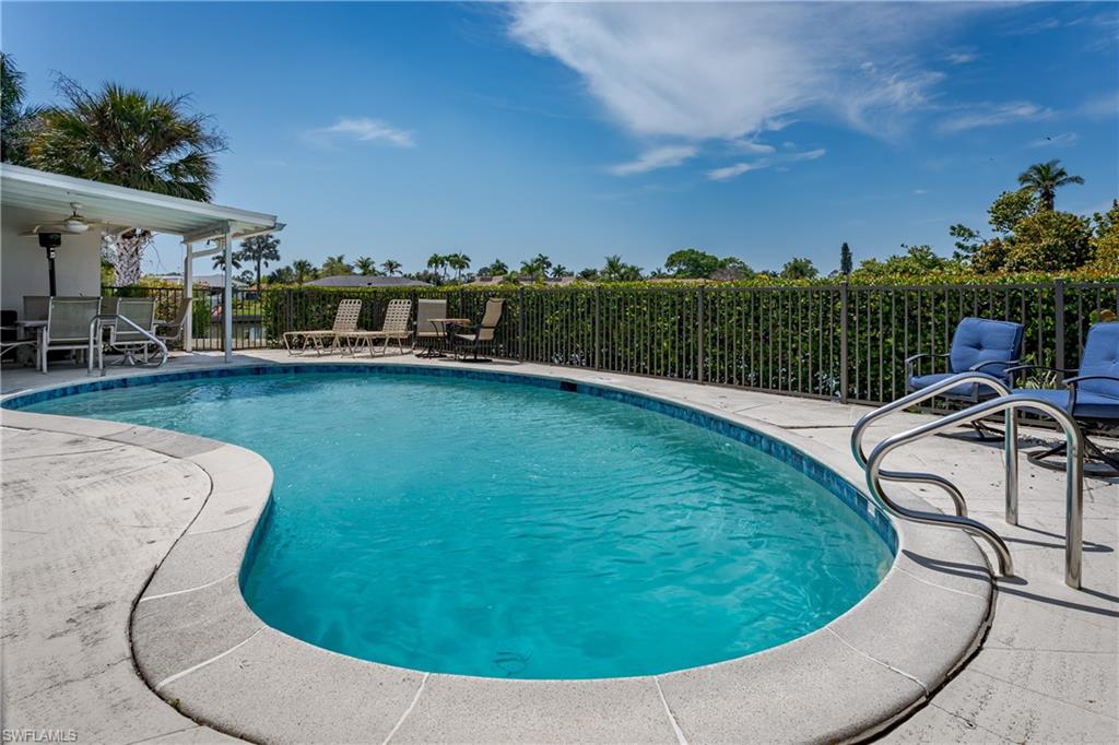 756 Apple CT photo 7