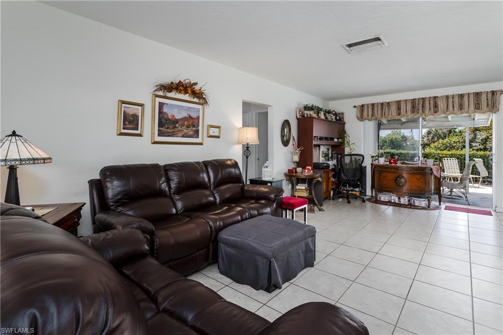 756 Apple CT photo 11