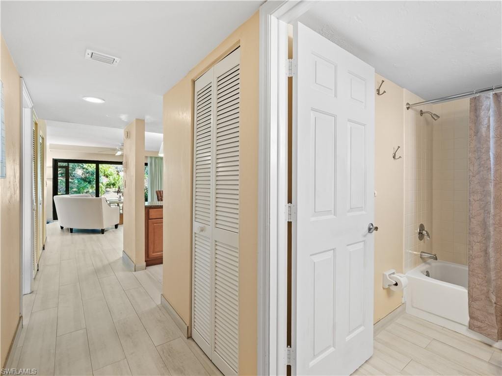600 Neapolitan WAY 127 photo 28