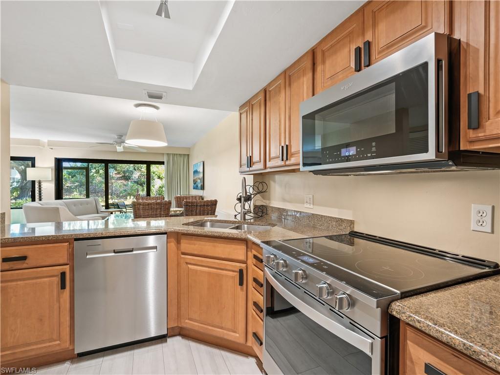 600 Neapolitan WAY 127 photo 9