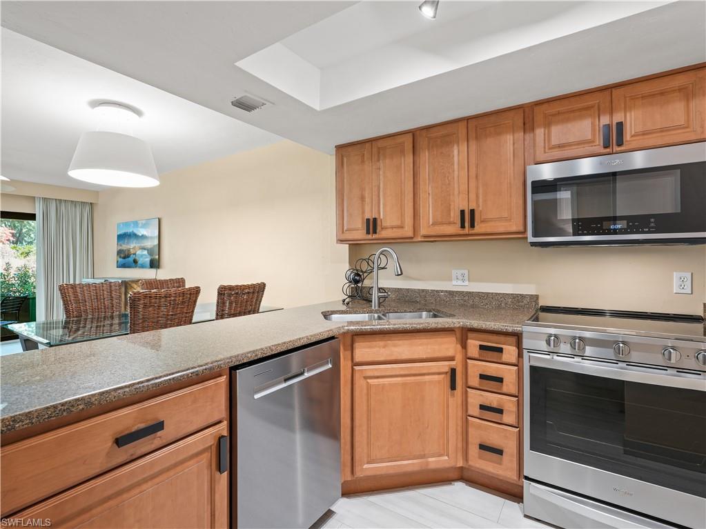 600 Neapolitan WAY 127 photo 8