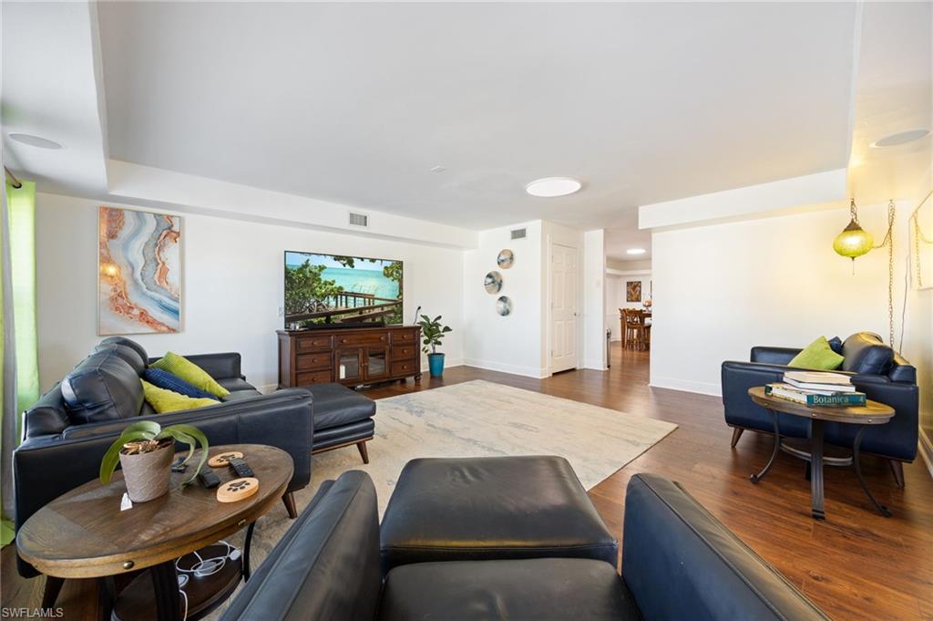 14051 Campus ST photo 12