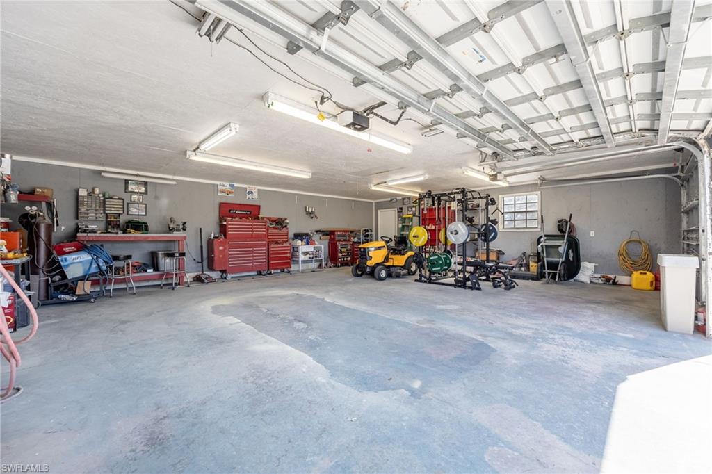 14051 Campus ST photo 37