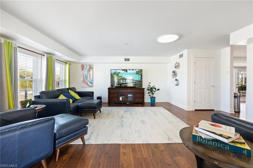 14051 Campus ST photo 11