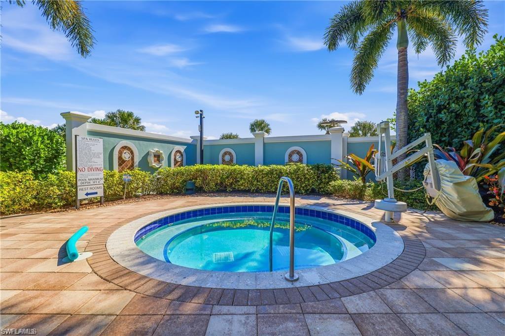 Clubhouse spa/hot tub