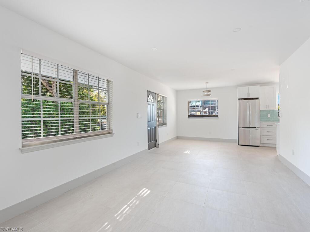2836 Bayview DR
