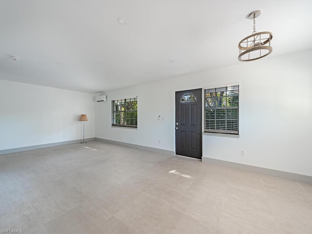 2836 Bayview DR