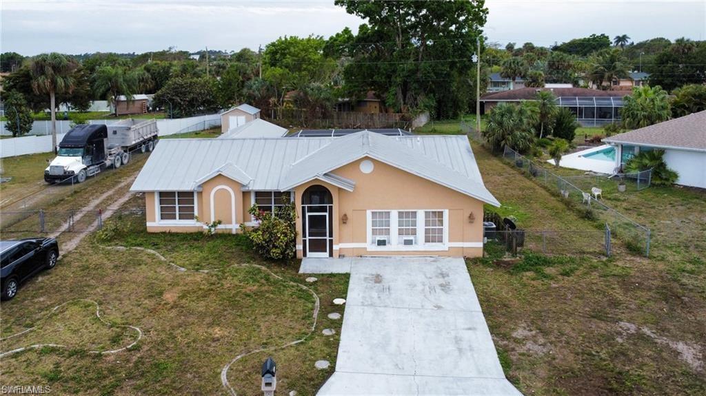 706 Arianne CT