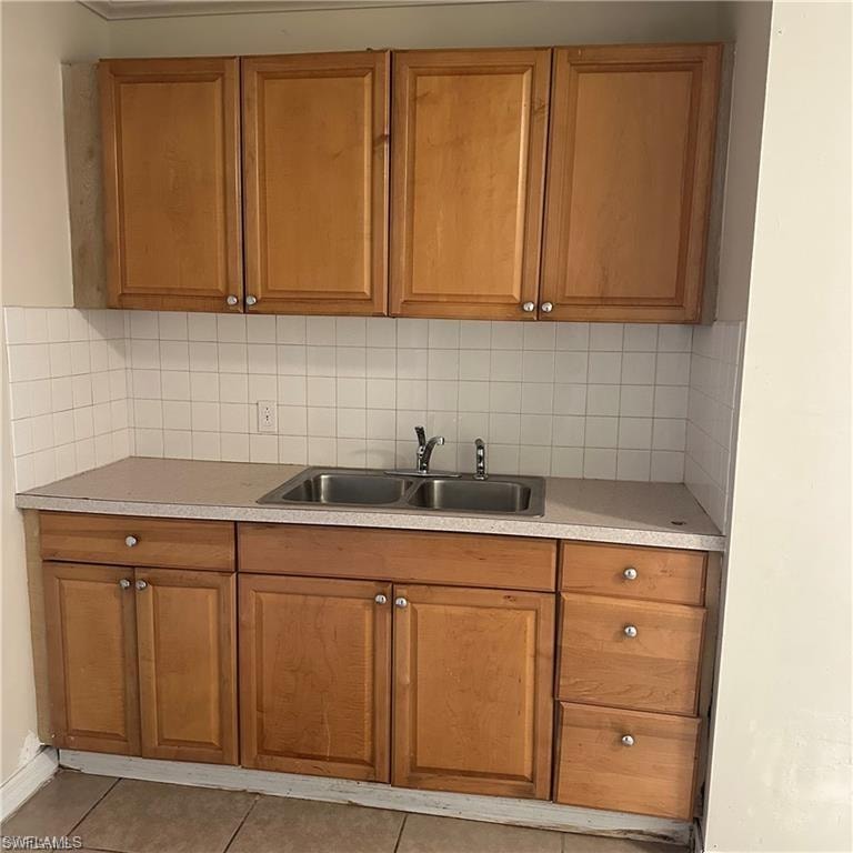 706 Arianne CT photo 19