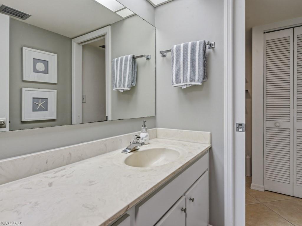 891 Huron CT 302 photo 20