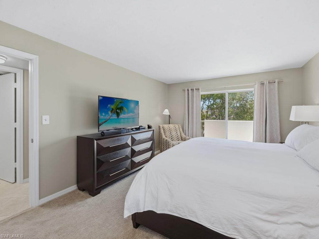 891 Huron CT 302 photo 15