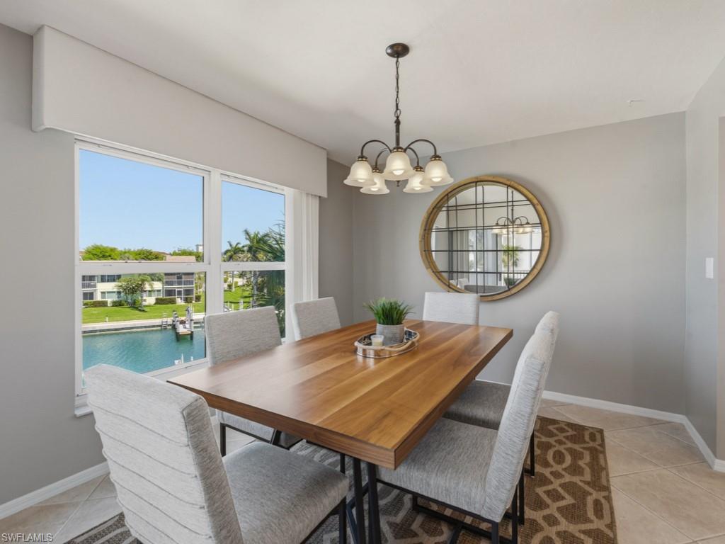 891 Huron CT 302
