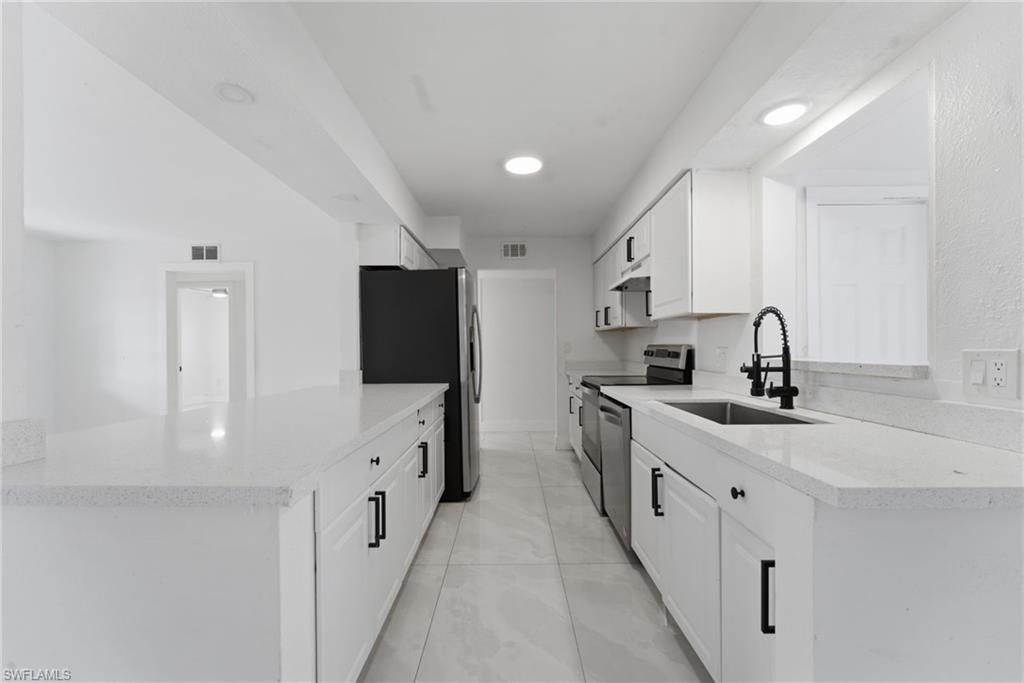 1637 Winkler AVE photo 10
