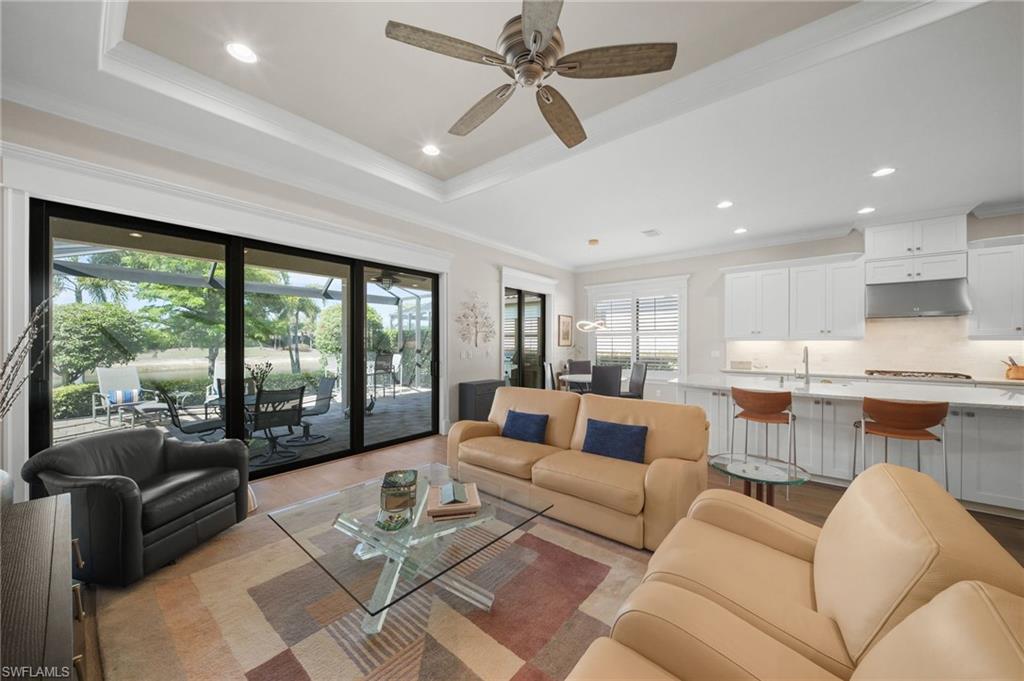 8735 Cavano ST E photo 6