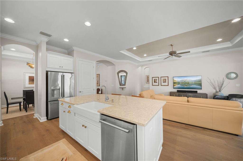 8735 Cavano ST E photo 13