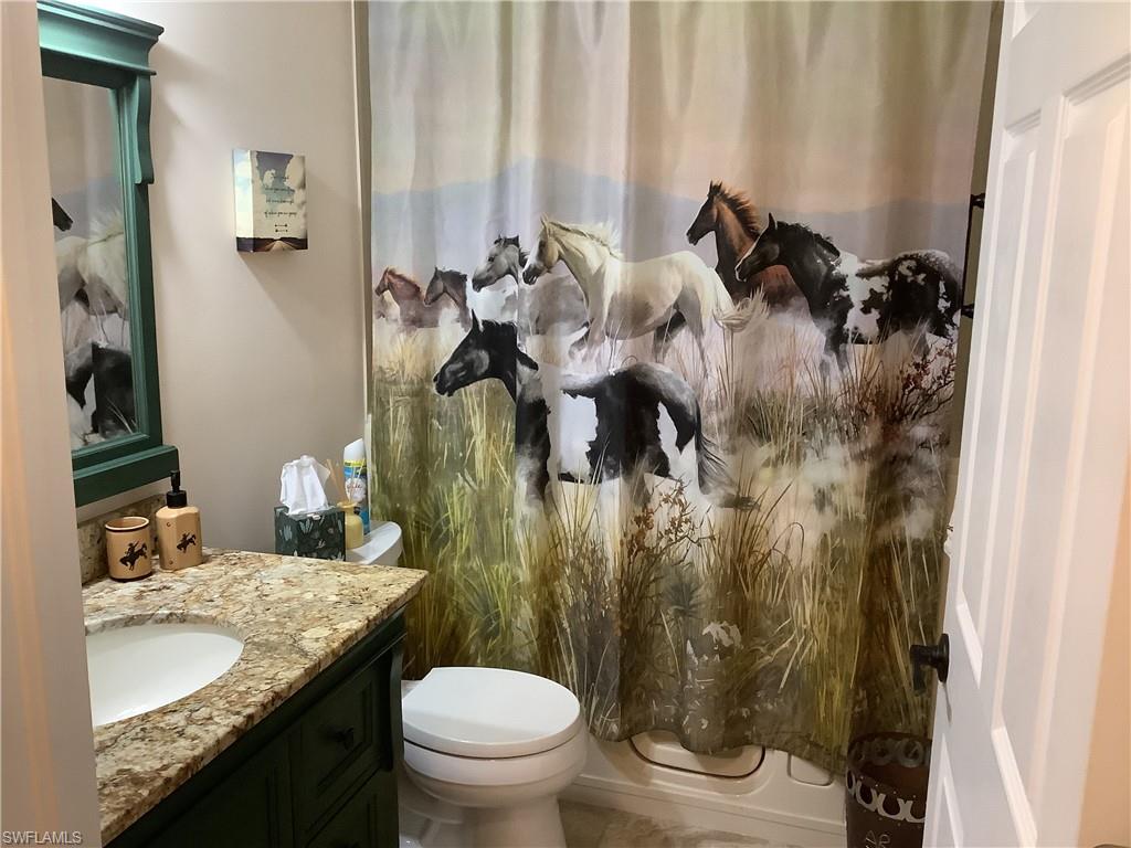 Guest bath with walk inn tub