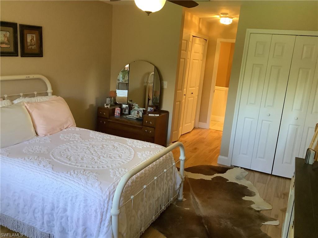Master bedroom w/ en-suite
