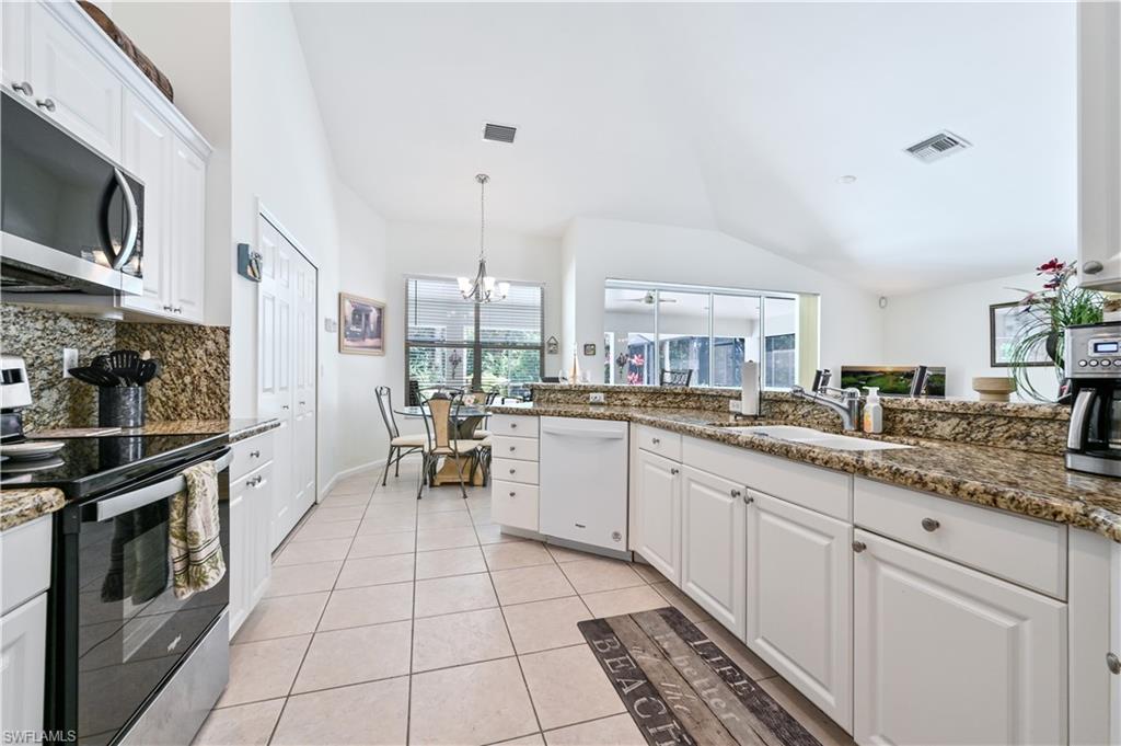 6453 Autumn Woods BLVD photo 9