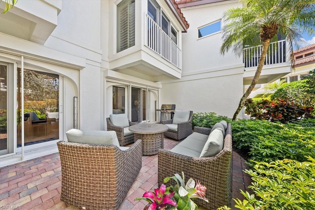 Outdoor living area with Grill
