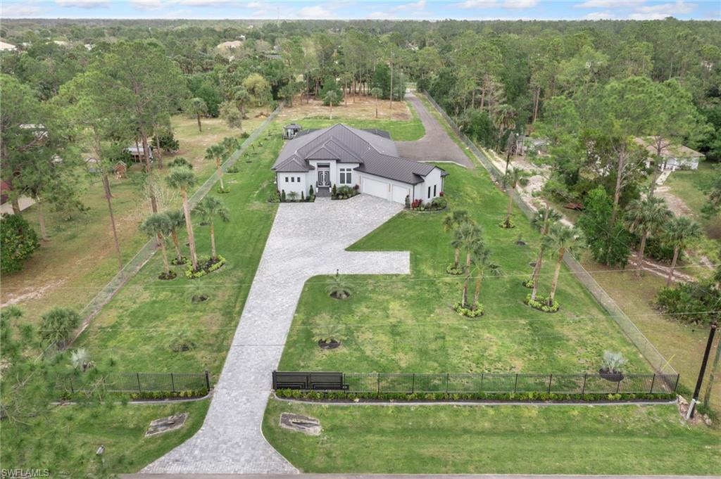 Bird's eye view featuring a view of trees