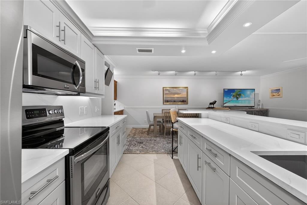 2900 Gulf Shore BLVD N 110 photo 6