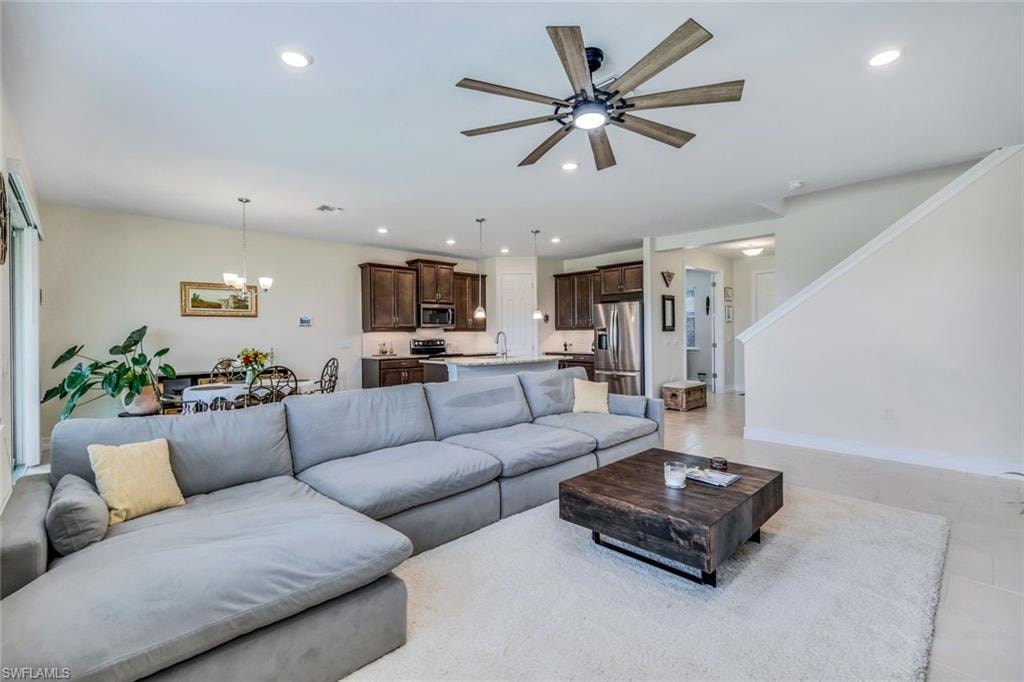 421 Coral Reef PL photo 7
