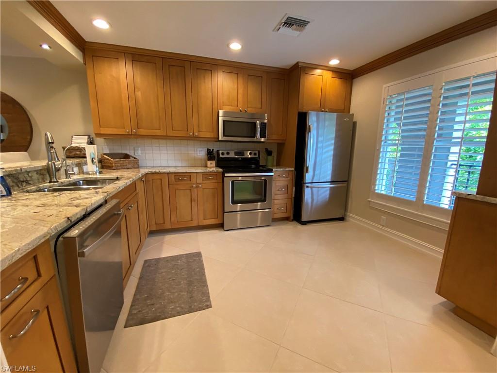 9101 Vanderbilt DR 304