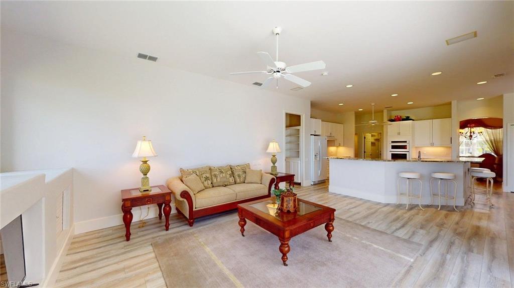16137 Edgemont DR