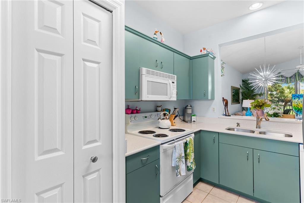 2335 Carrington CT 201 photo 9