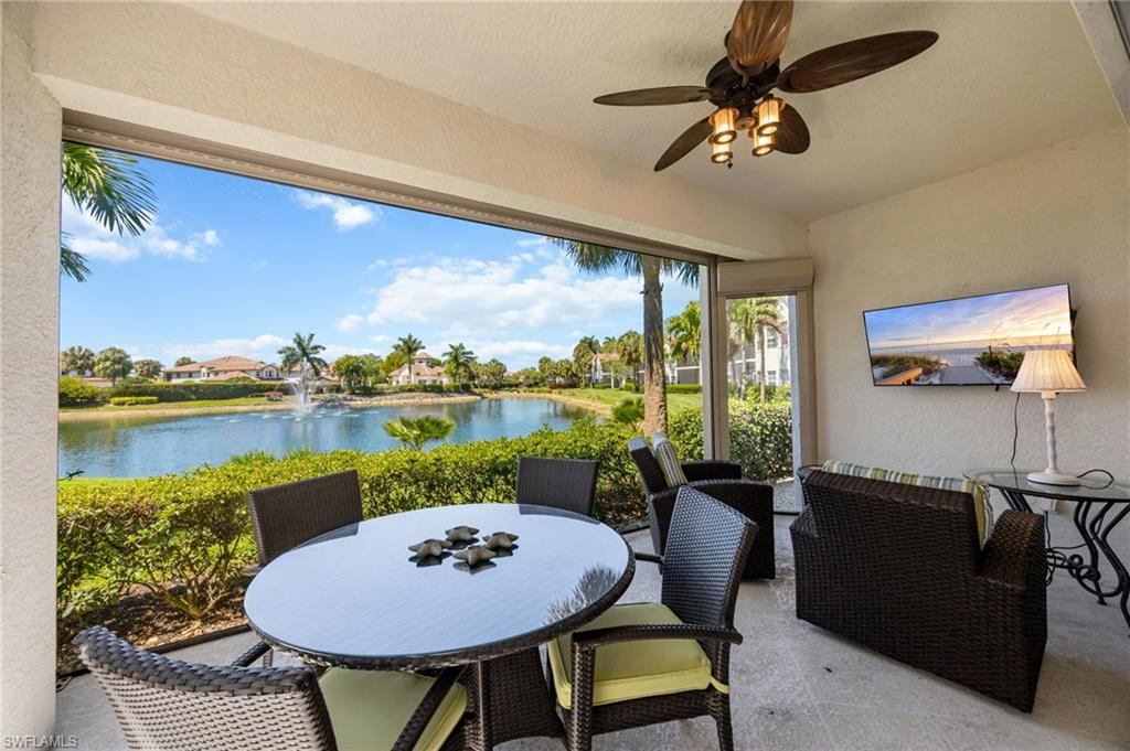 Outdoor dining/TV with lakeviews/Sunsets
