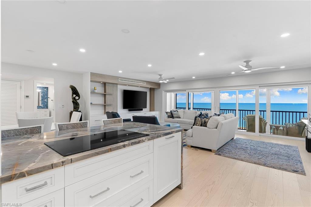 2171 Gulf Shore BLVD N 603 photo 12