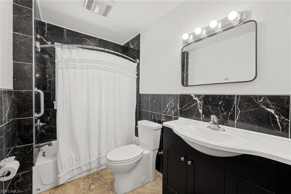 2647 Michigan AVE photo 27
