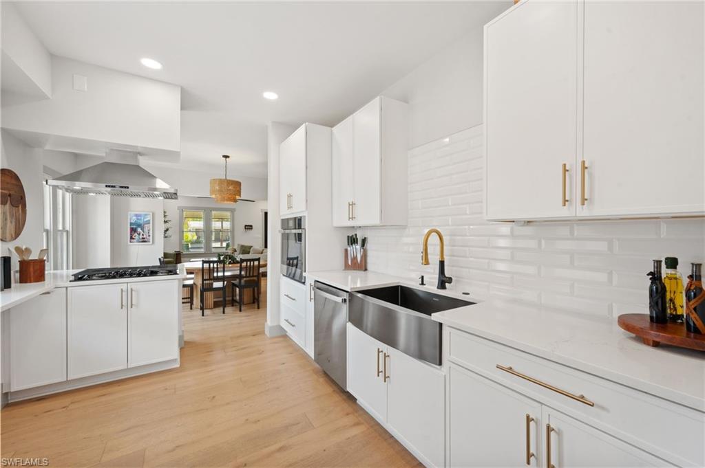 2647 Michigan AVE photo 16