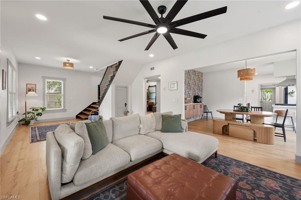 2647 Michigan AVE photo 7