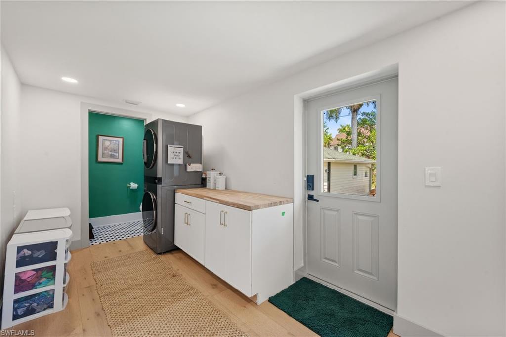 2647 Michigan AVE photo 28