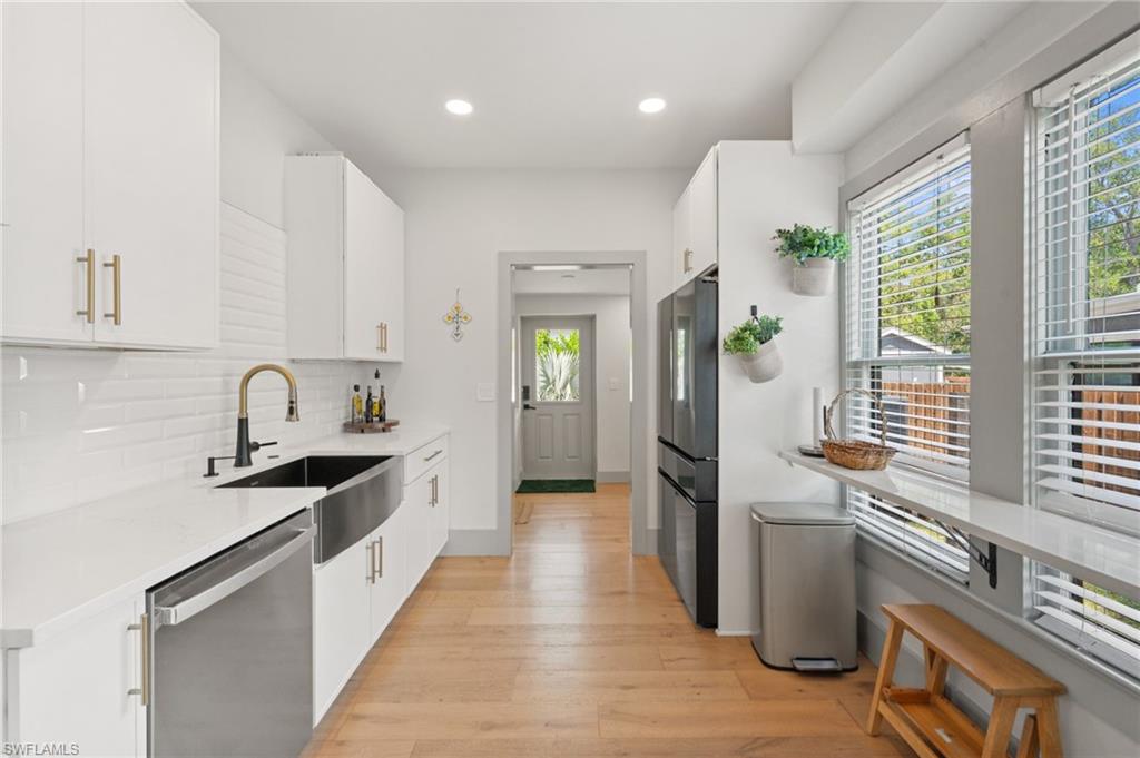 2647 Michigan AVE photo 14