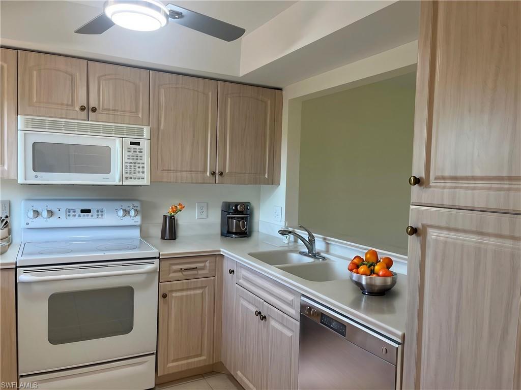 Kitchen with pantry with pull out drawers