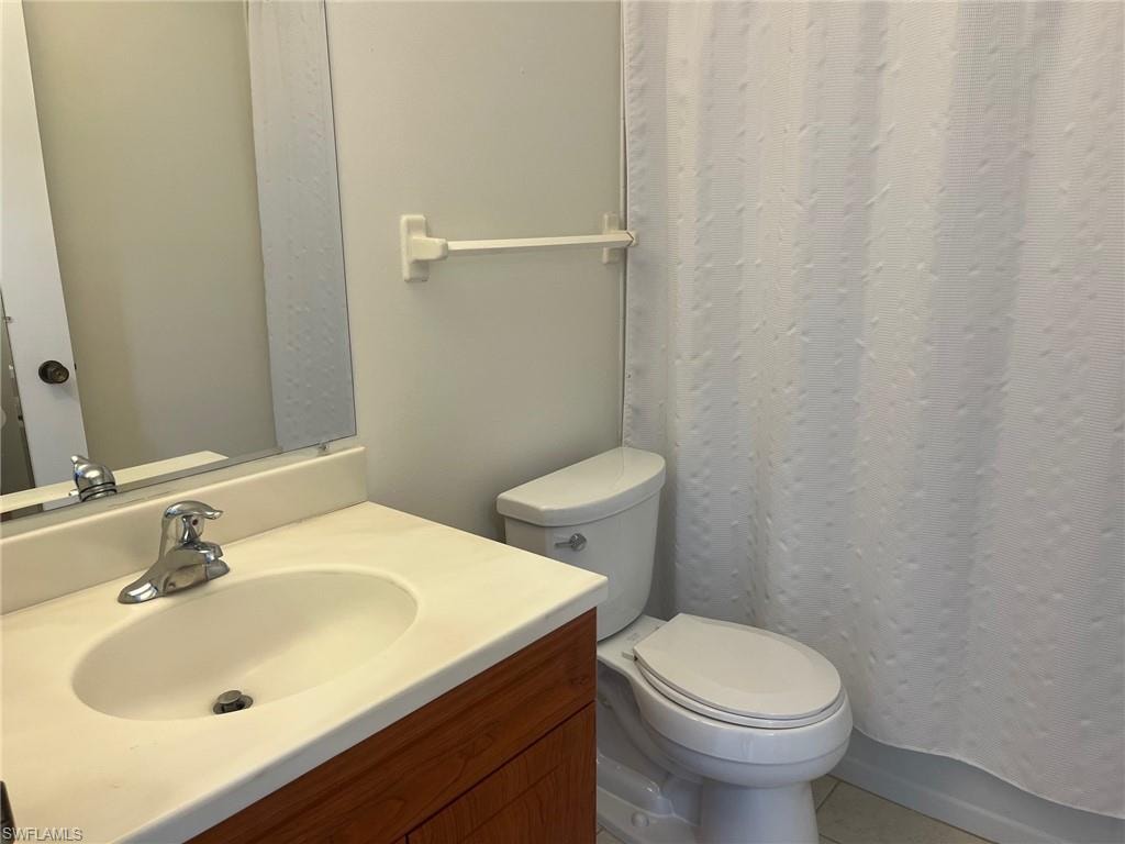 Guest Bathroom with Tub/Shower Combo