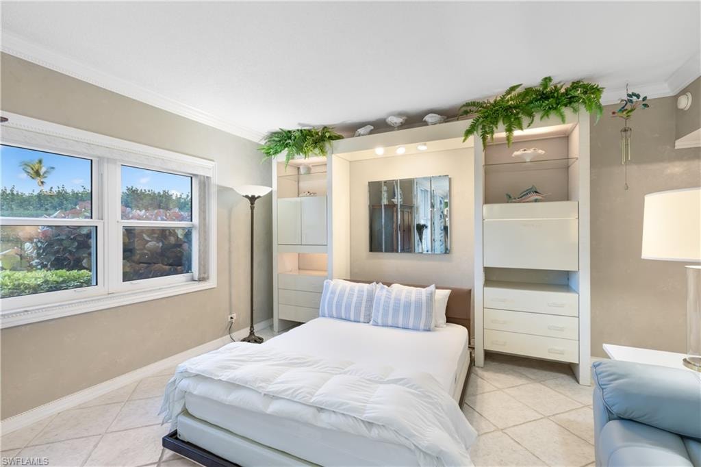 240 Seaview CT 105