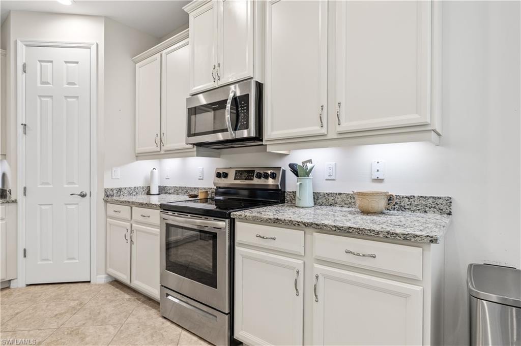 2935 Sunset Pointe CIR photo 8