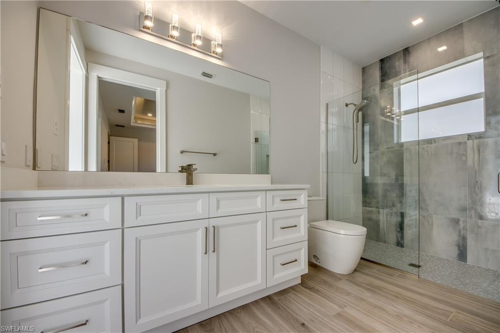 Pool bath. Example of similar home.