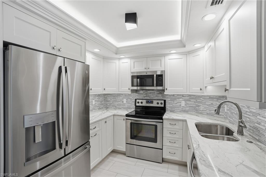 320 Seaview CT 2-408 photo 9