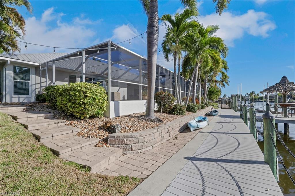 2562 SW 27th PL photo 12