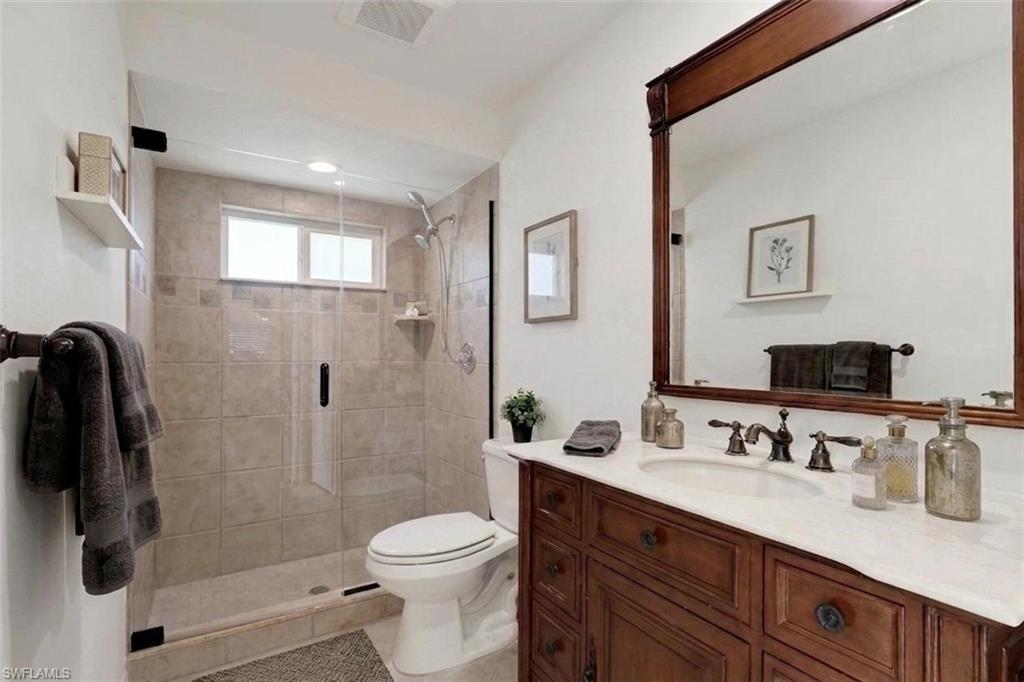 2562 SW 27th PL photo 10