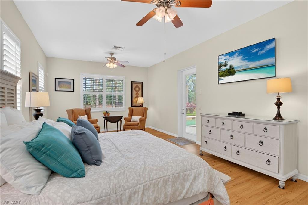 King size bed