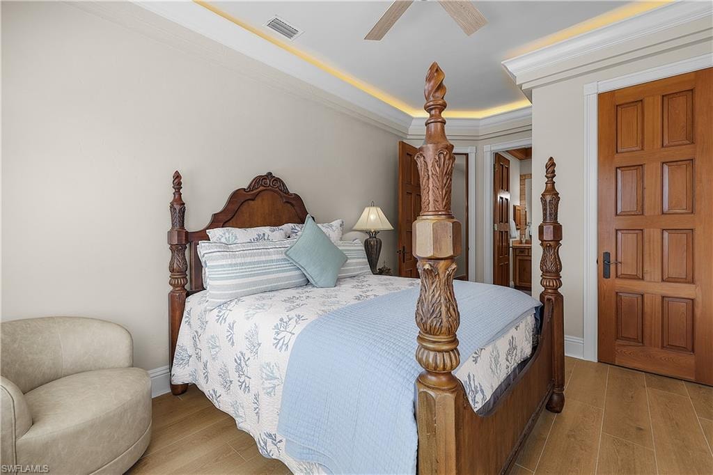 Guest bedroom