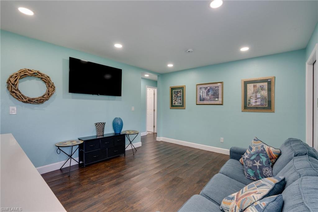 4630 New Haven DR photo 10