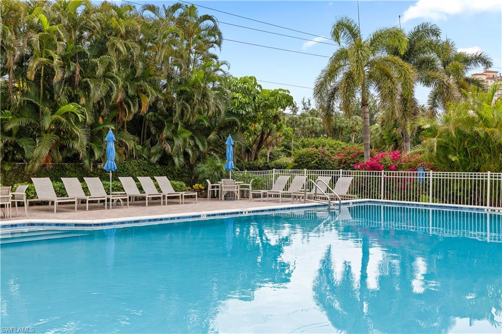 565 Beachwalk CIR T-102 photo 30